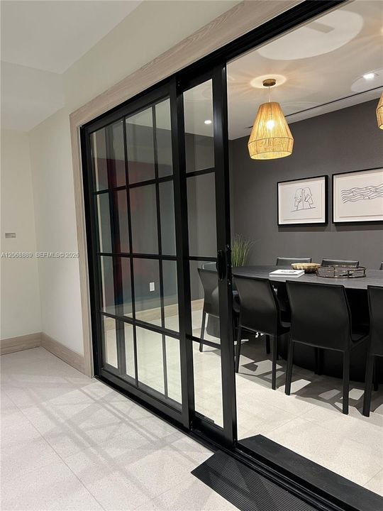 For Sale: $550,000 (1 beds, 1 baths, 468 Square Feet)
