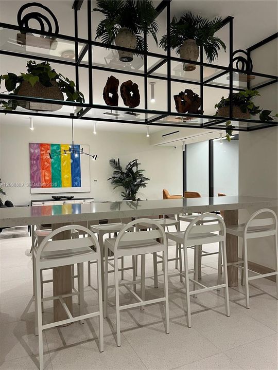 For Sale: $550,000 (1 beds, 1 baths, 468 Square Feet)