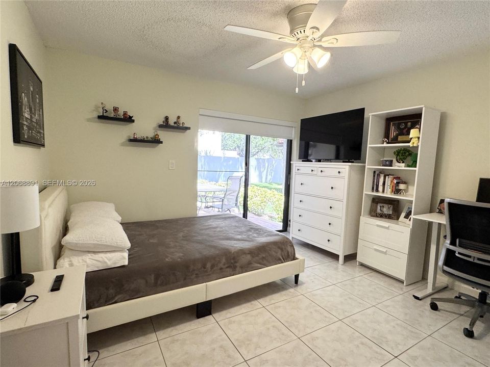 For Rent: $2,550 (2 beds, 2 baths, 1237 Square Feet)
