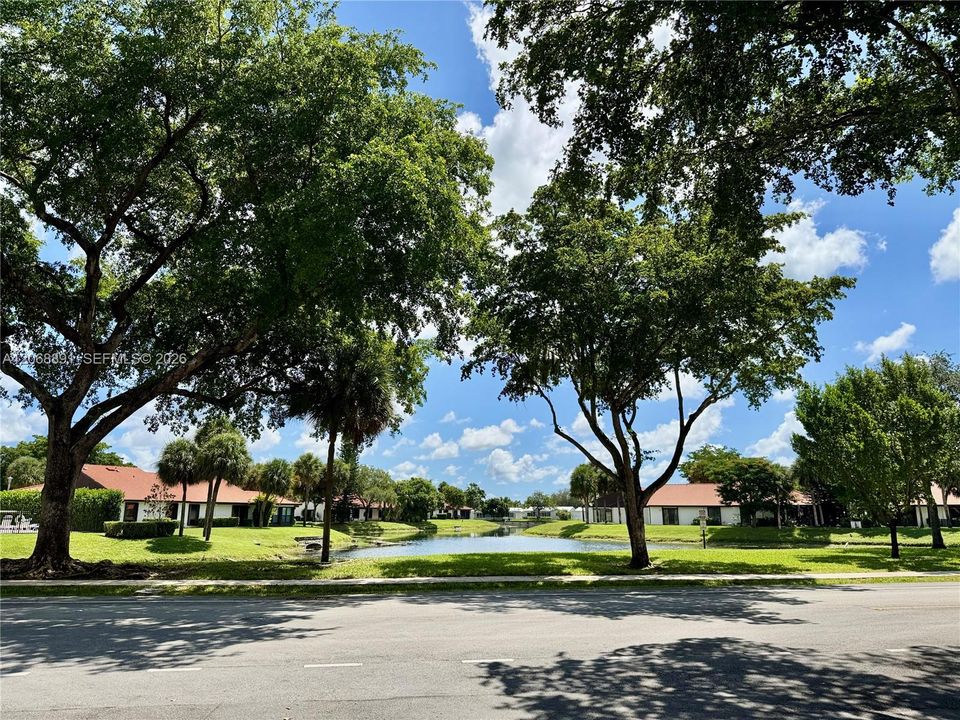 For Rent: $2,550 (2 beds, 2 baths, 1237 Square Feet)