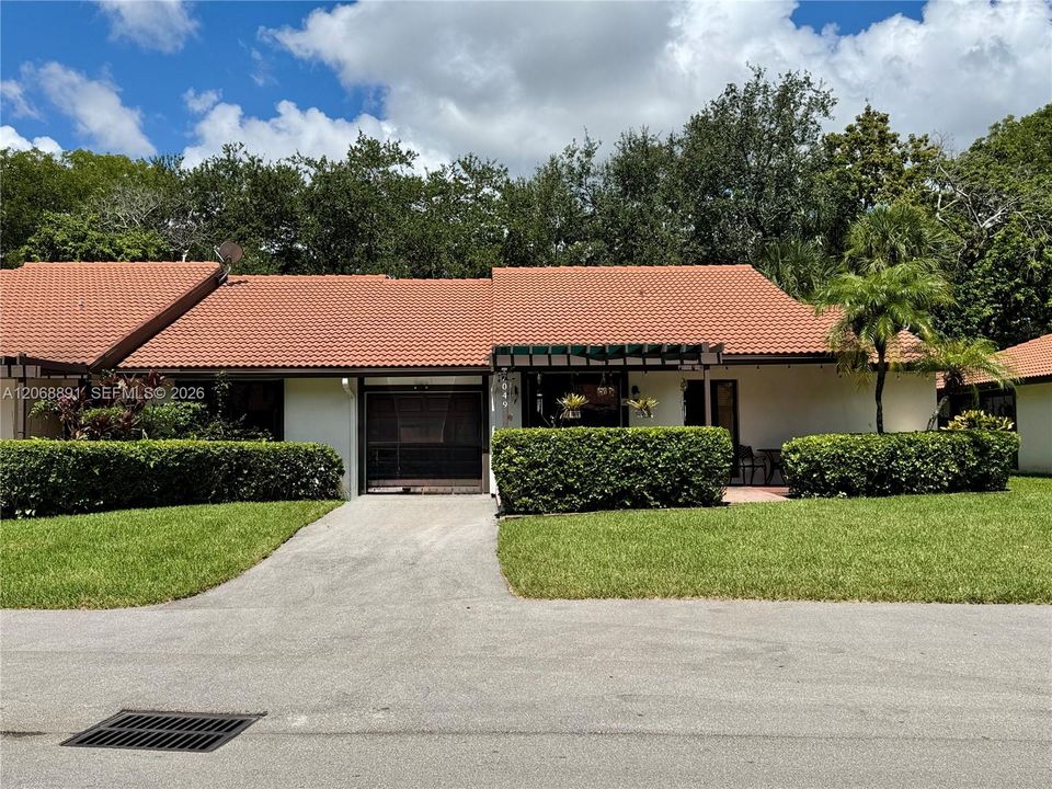 For Rent: $2,550 (2 beds, 2 baths, 1237 Square Feet)