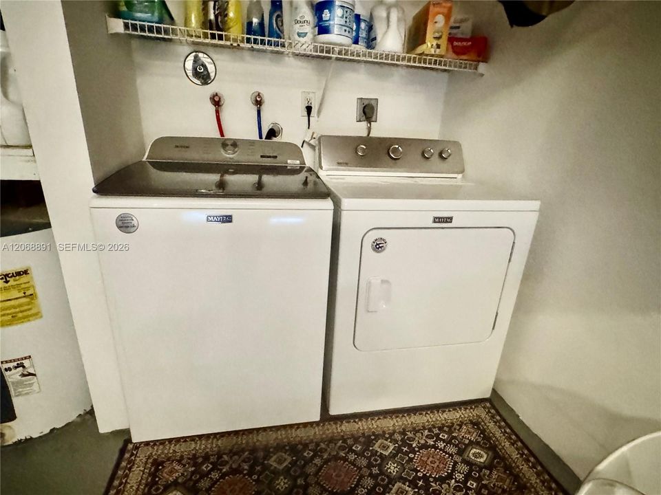 For Rent: $2,550 (2 beds, 2 baths, 1237 Square Feet)