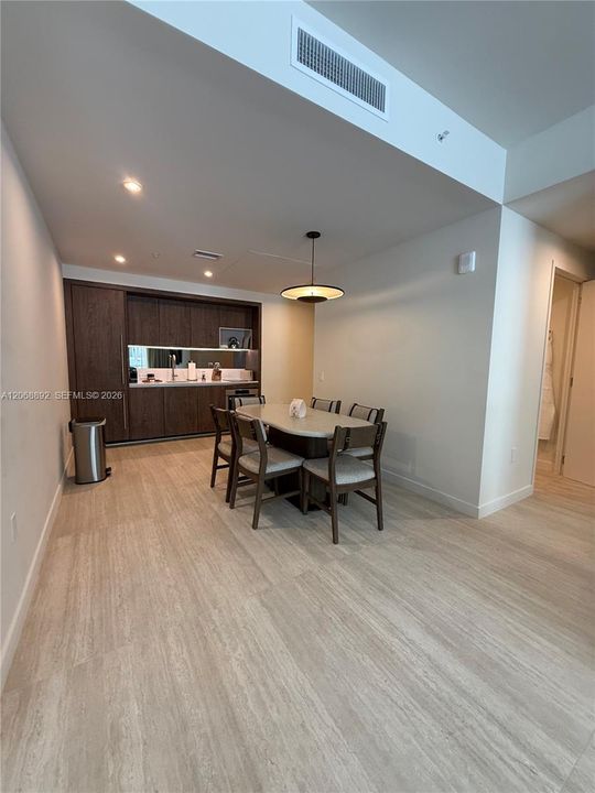 For Rent: $5,500 (2 beds, 2 baths, 975 Square Feet)