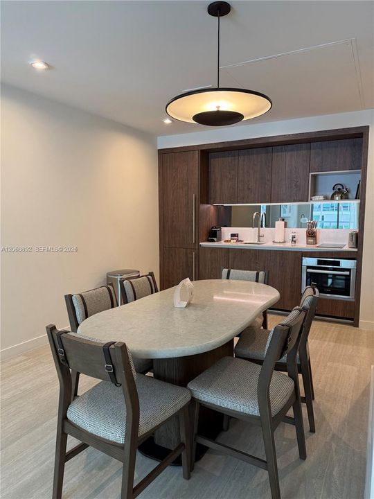 For Rent: $5,500 (2 beds, 2 baths, 975 Square Feet)