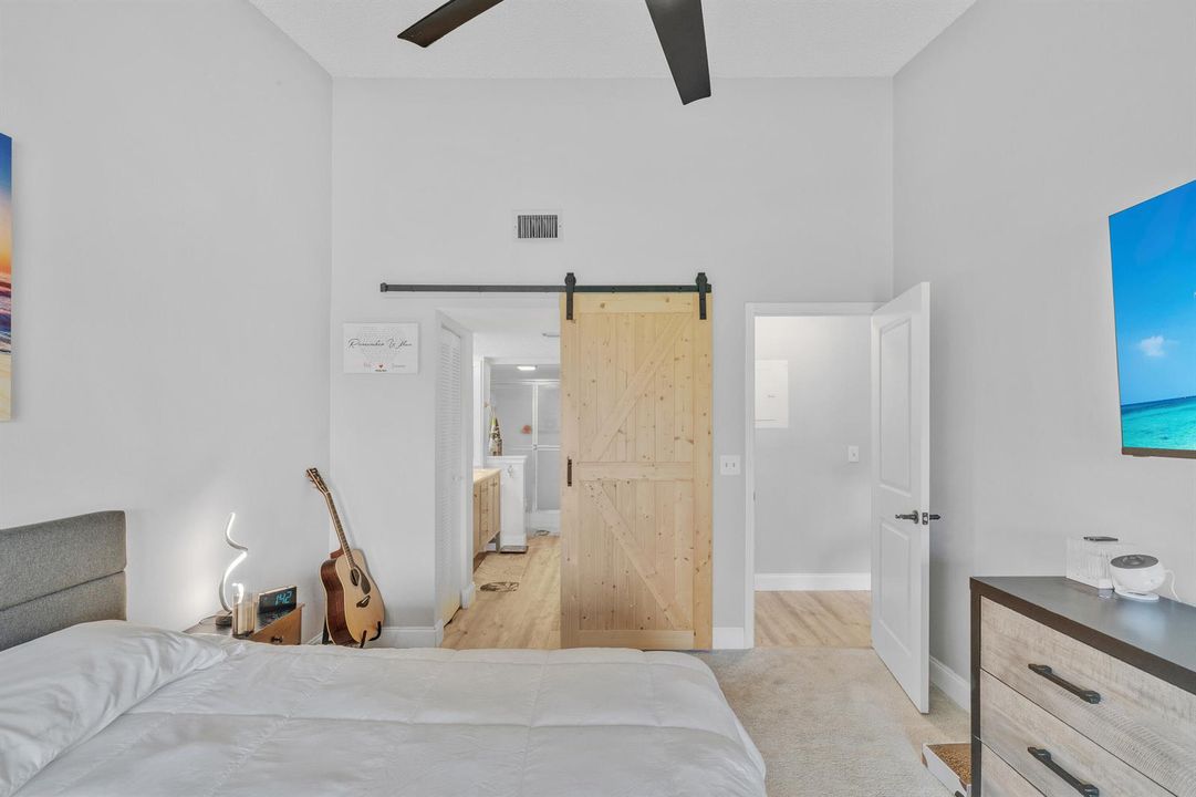 13 Primary Bedroom