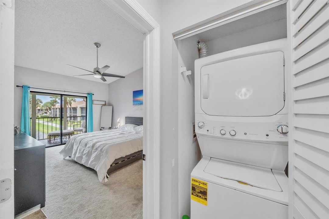 8 Laundry Closet (2)