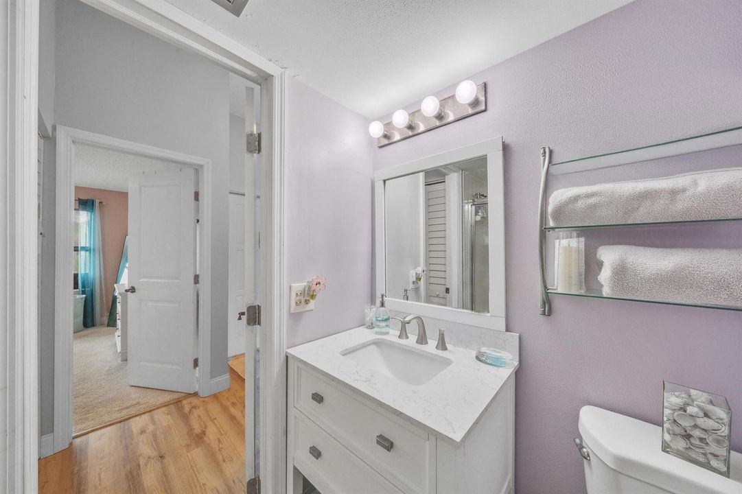 23 Guest Bathroom (3)