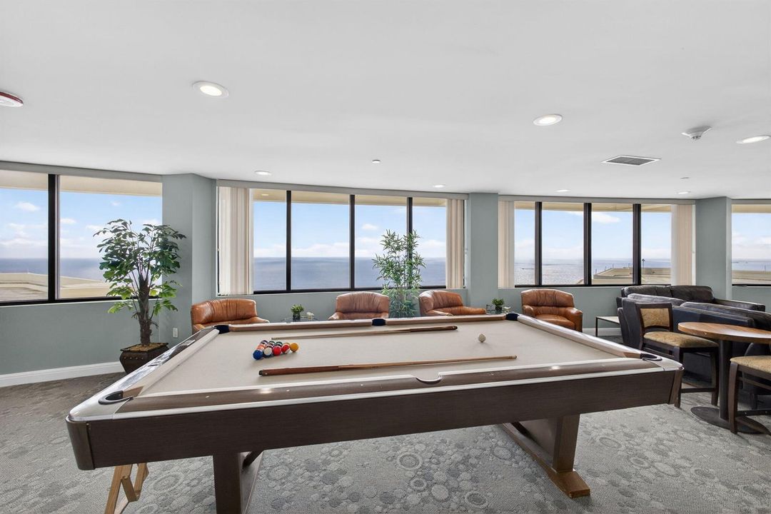 Boardroom Lounge