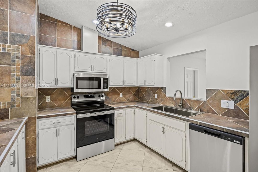 На продажу: $345,770 (3 спален, 2 ванн, 1743 Квадратных фут)