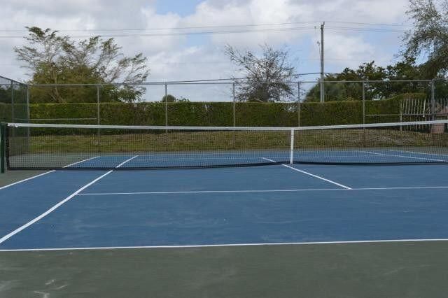 ABBEY PARK GARDENS TENNIS AREA