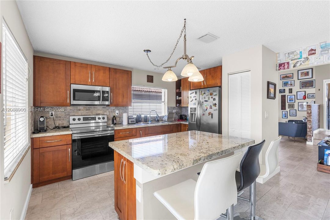 For Rent: $3,700 (3 beds, 2 baths, 1529 Square Feet)