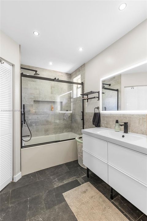 For Rent: $3,700 (3 beds, 2 baths, 1529 Square Feet)