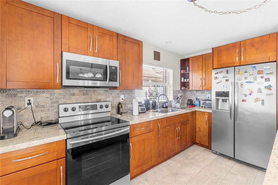 For Rent: $3,700 (3 beds, 2 baths, 1529 Square Feet)