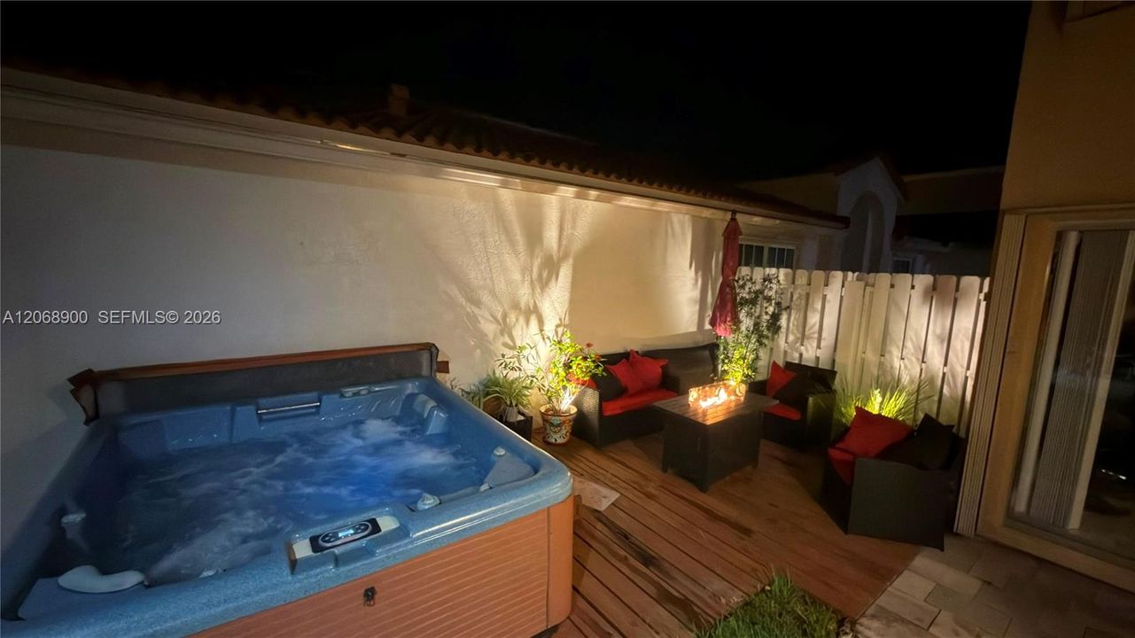 Recently Rented: $3,500 (3 beds, 2 baths, 1529 Square Feet)