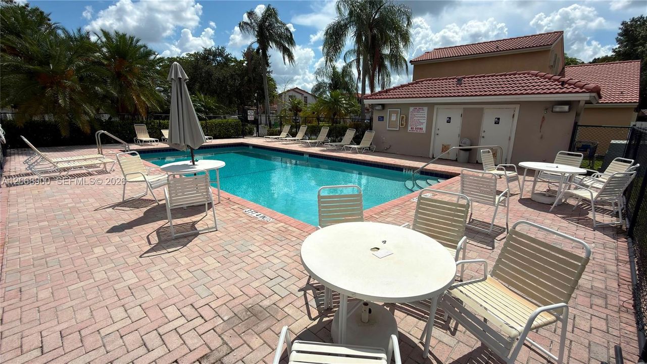 Recently Rented: $3,500 (3 beds, 2 baths, 1529 Square Feet)