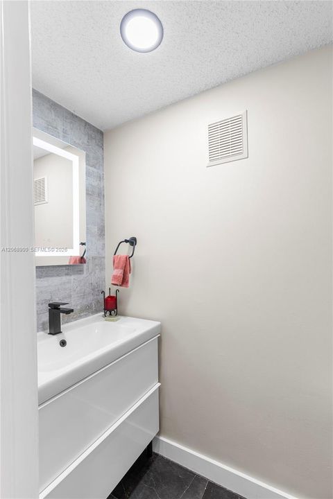For Rent: $3,700 (3 beds, 2 baths, 1529 Square Feet)