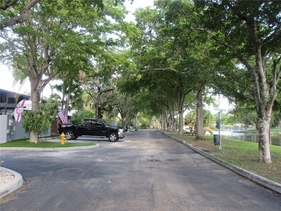 For Sale: $390,000 (1 beds, 2 baths, 792 Square Feet)