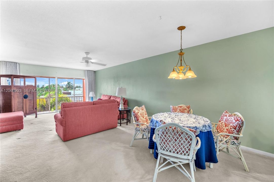 Spacious Dinning area