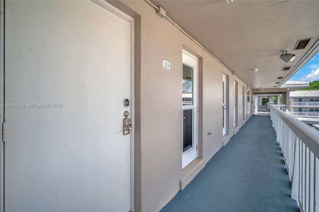 For Sale: $230,000 (2 beds, 2 baths, 1020 Square Feet)
