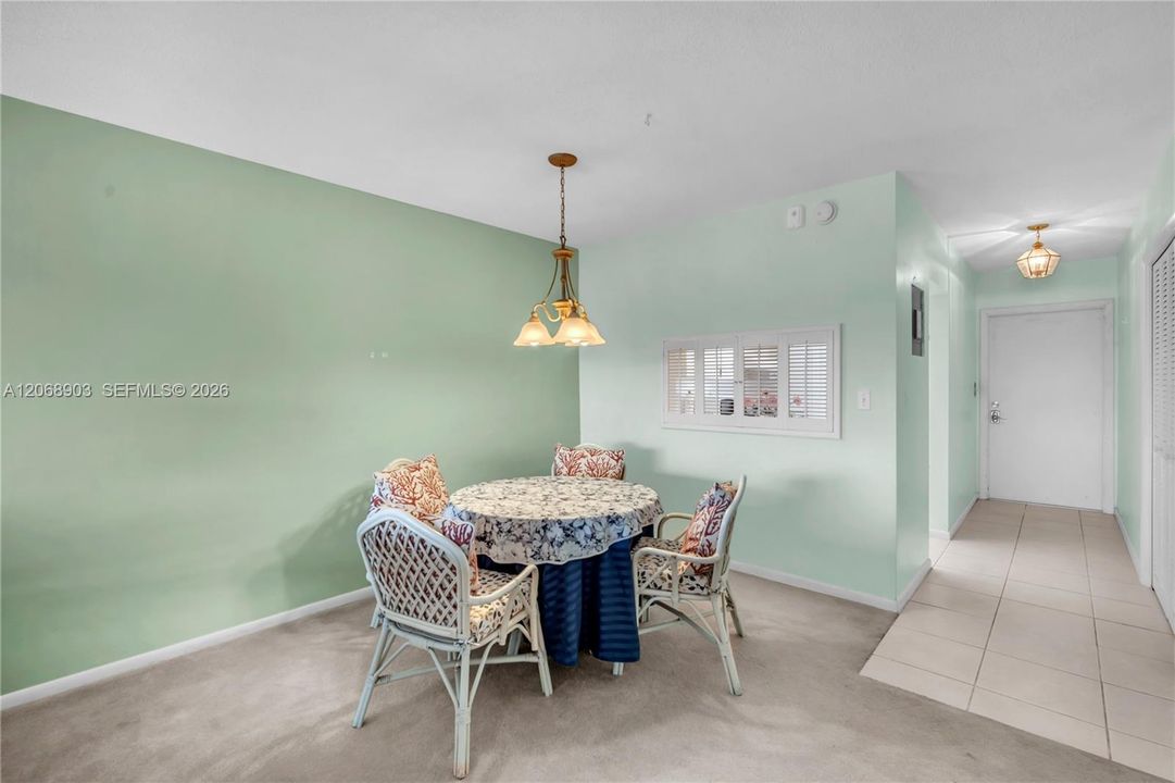For Sale: $230,000 (2 beds, 2 baths, 1020 Square Feet)