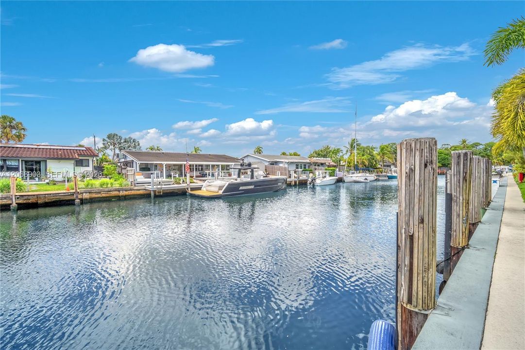 For Sale: $230,000 (2 beds, 2 baths, 1020 Square Feet)