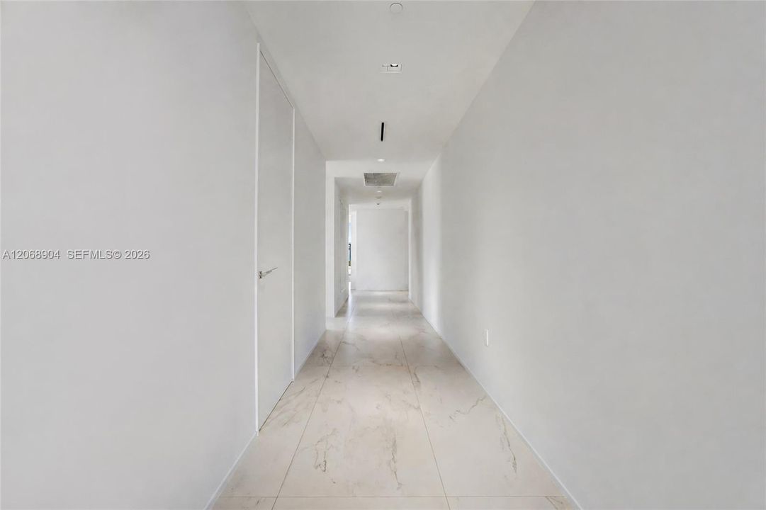 В аренду: $35,000 (4 спален, 5 ванн, 4635 Квадратных фут)
