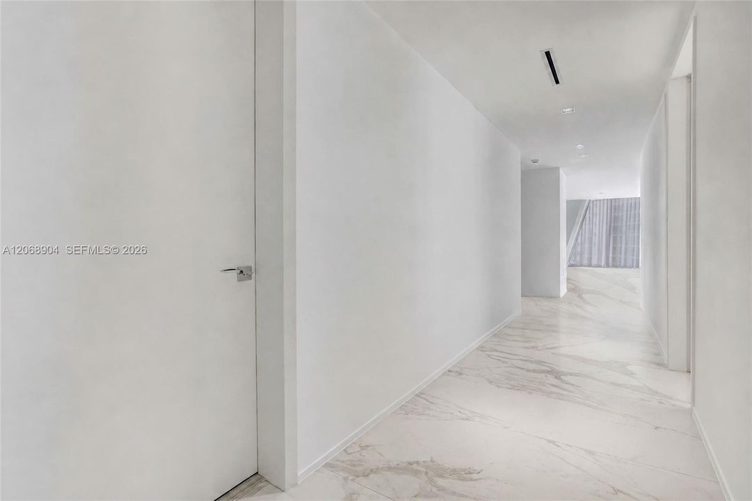 В аренду: $35,000 (4 спален, 5 ванн, 4635 Квадратных фут)