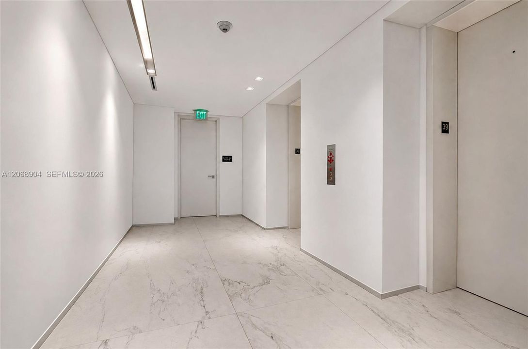 В аренду: $35,000 (4 спален, 5 ванн, 4635 Квадратных фут)