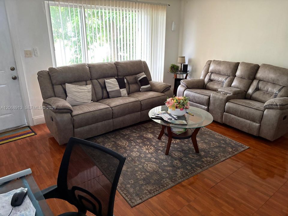 En Venta: $360,000 (2 camas, 1 baños, 955 Pies cuadrados)