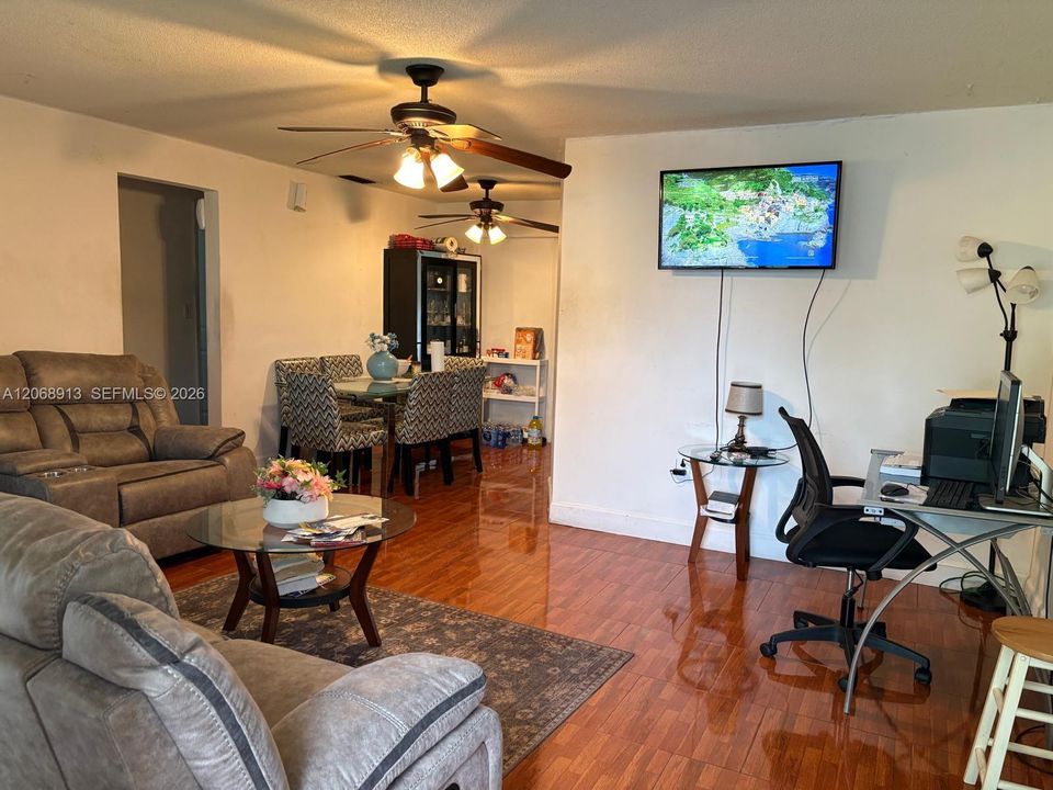 En Venta: $360,000 (2 camas, 1 baños, 955 Pies cuadrados)