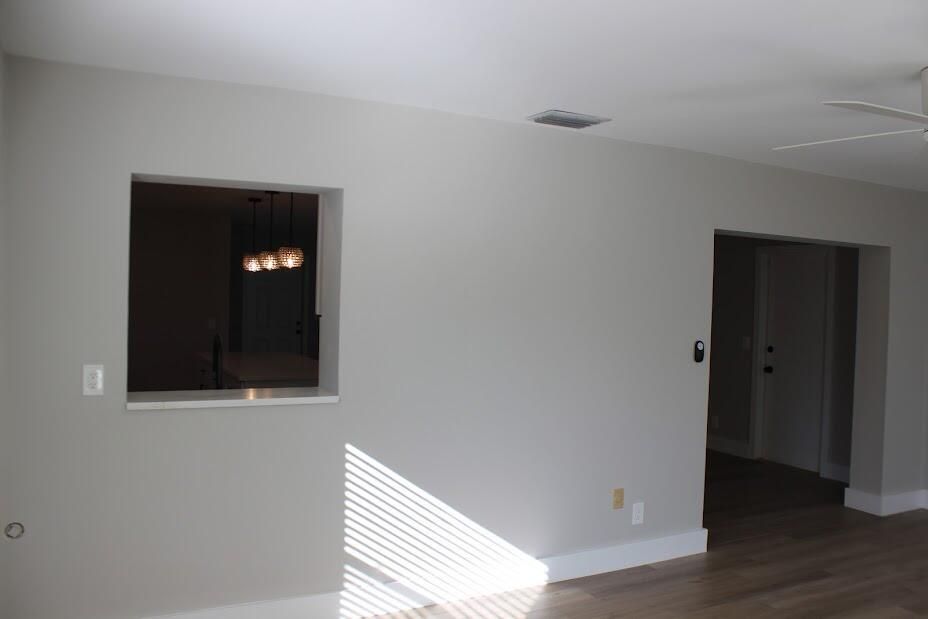 Living Room/Den