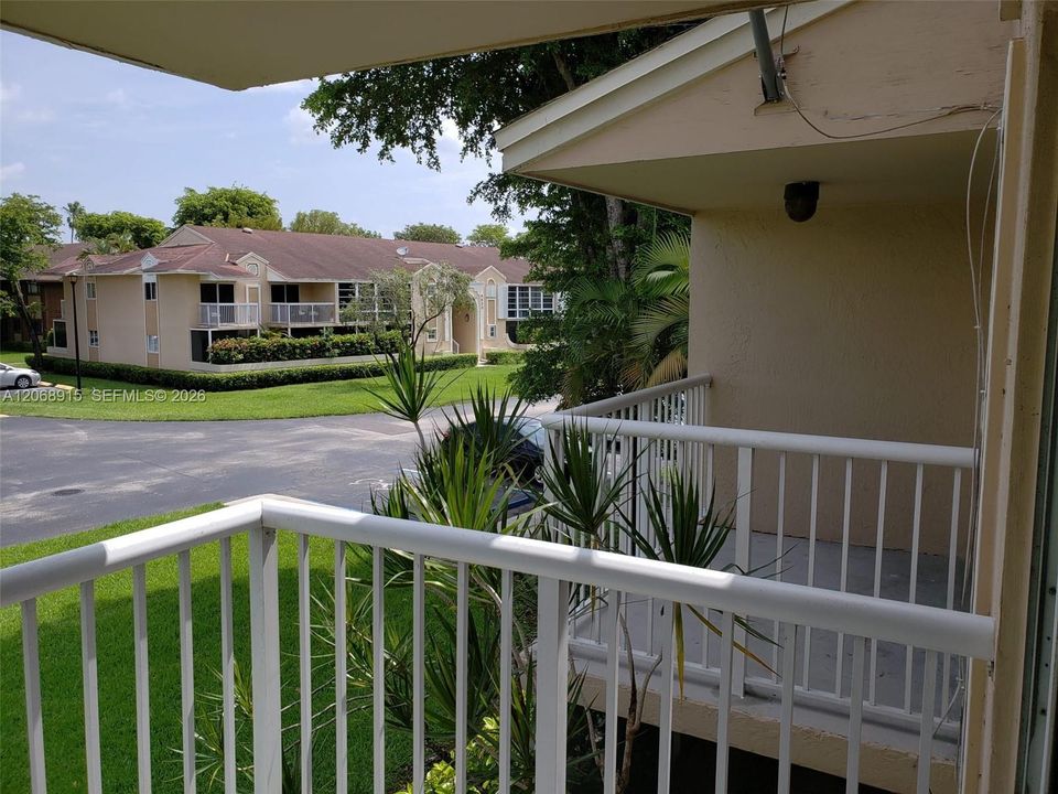 For Rent: $3,300 (3 beds, 2 baths, 1060 Square Feet)