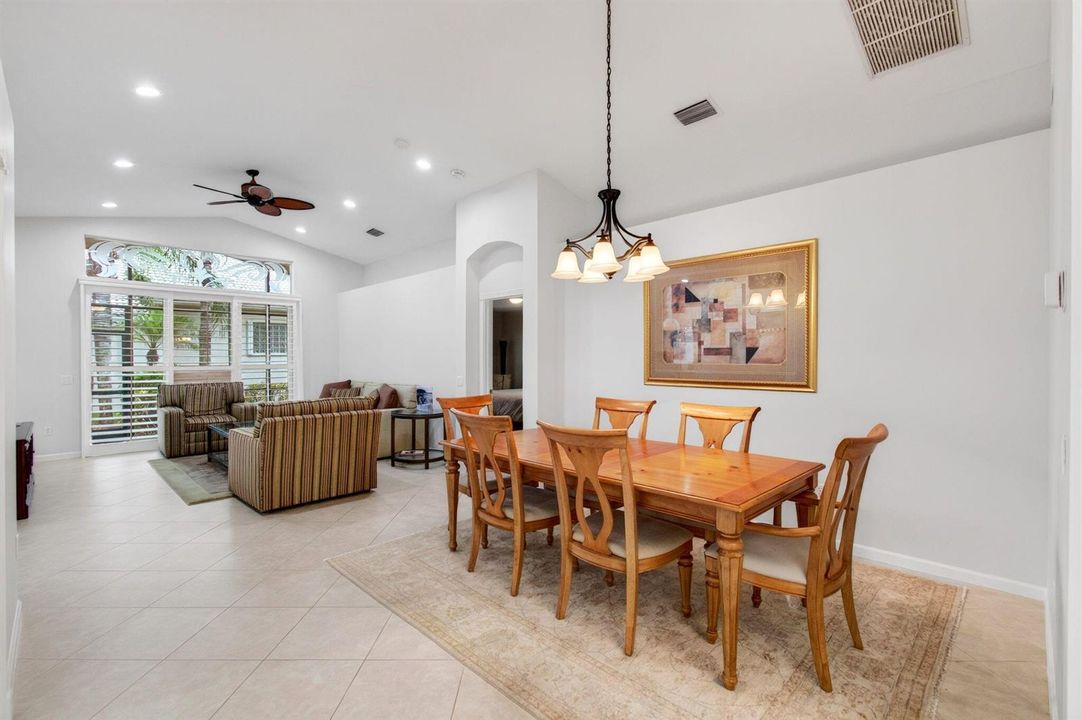 OPEN CONCEPT!