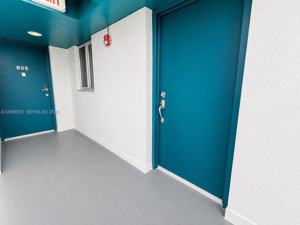 For Rent: $2,500 (2 beds, 2 baths, 883 Square Feet)