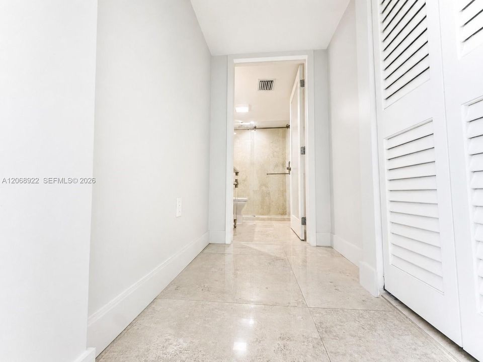 For Rent: $2,500 (2 beds, 2 baths, 883 Square Feet)