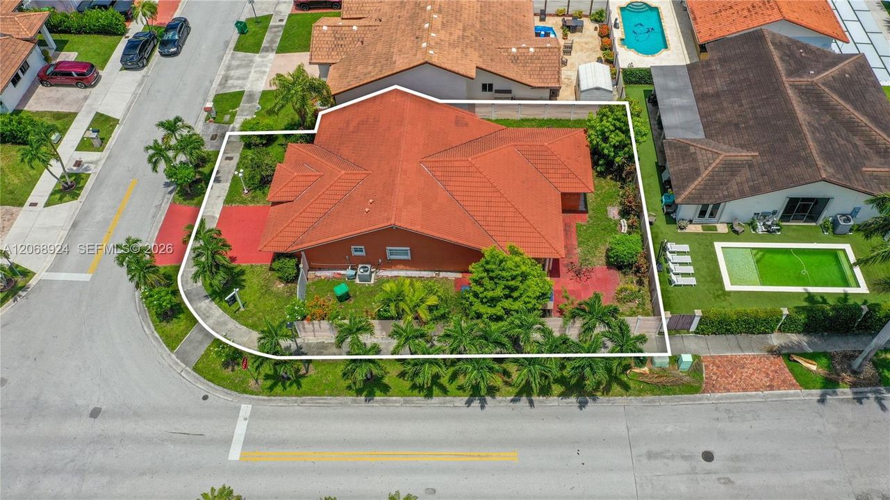 For Sale: $699,000 (4 beds, 2 baths, 1786 Square Feet)