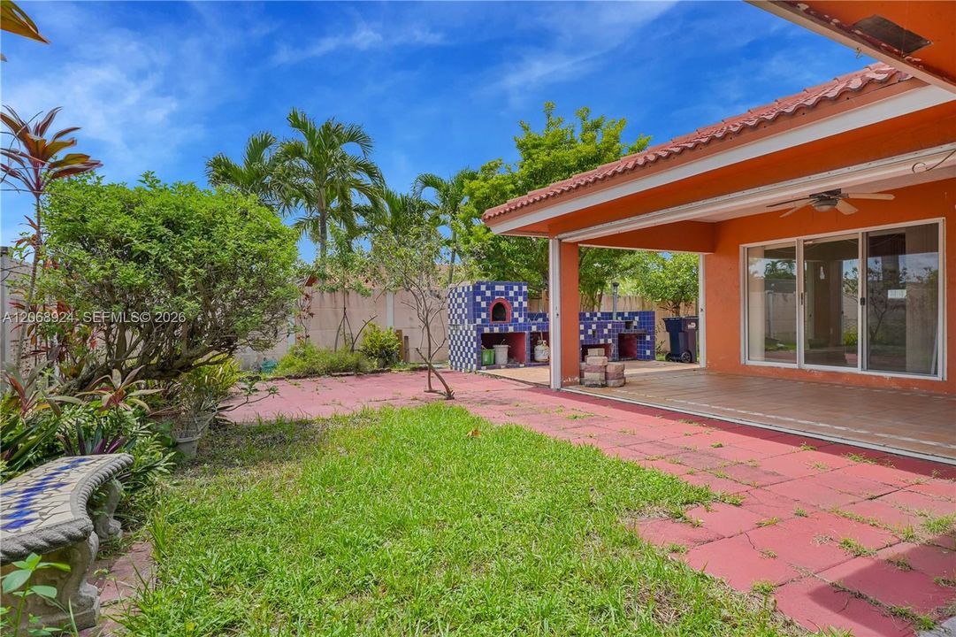 For Sale: $699,000 (4 beds, 2 baths, 1786 Square Feet)