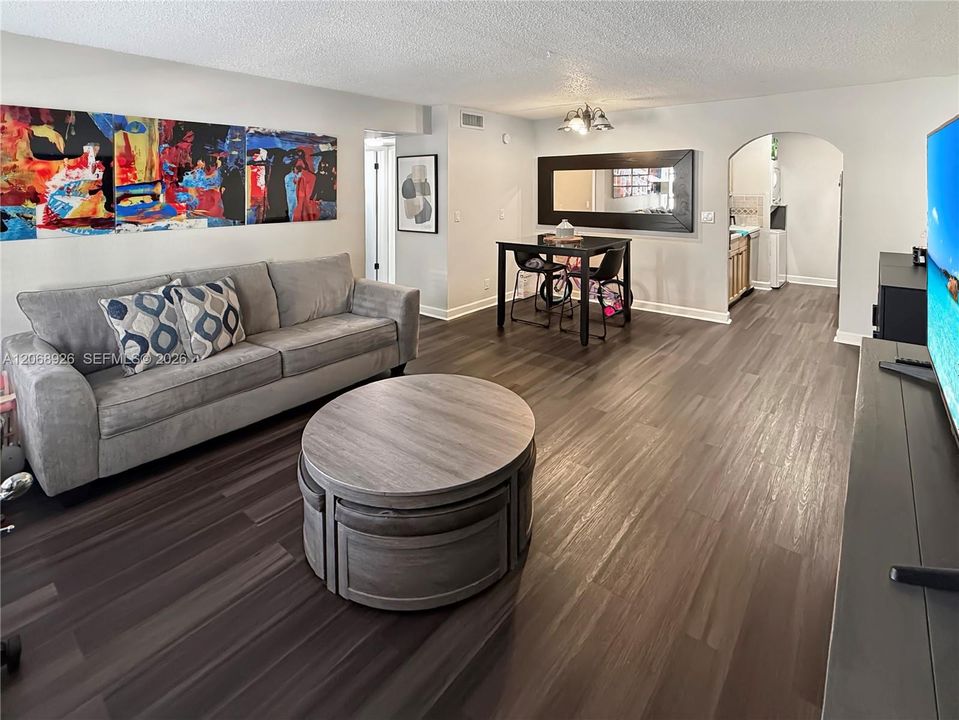For Sale: $175,000 (2 beds, 2 baths, 768 Square Feet)
