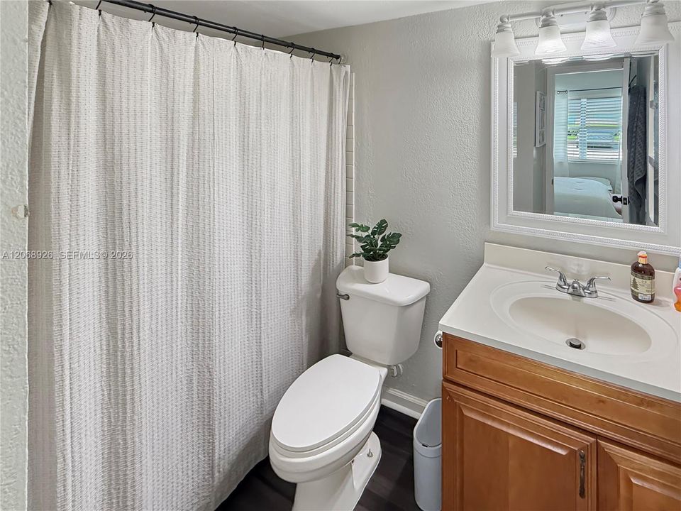 For Sale: $175,000 (2 beds, 2 baths, 768 Square Feet)