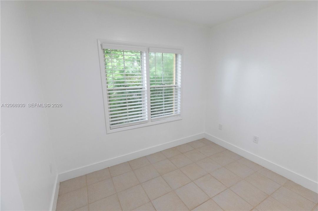 Active With Contract: $2,300 (2 beds, 1 baths, 2632 Square Feet)