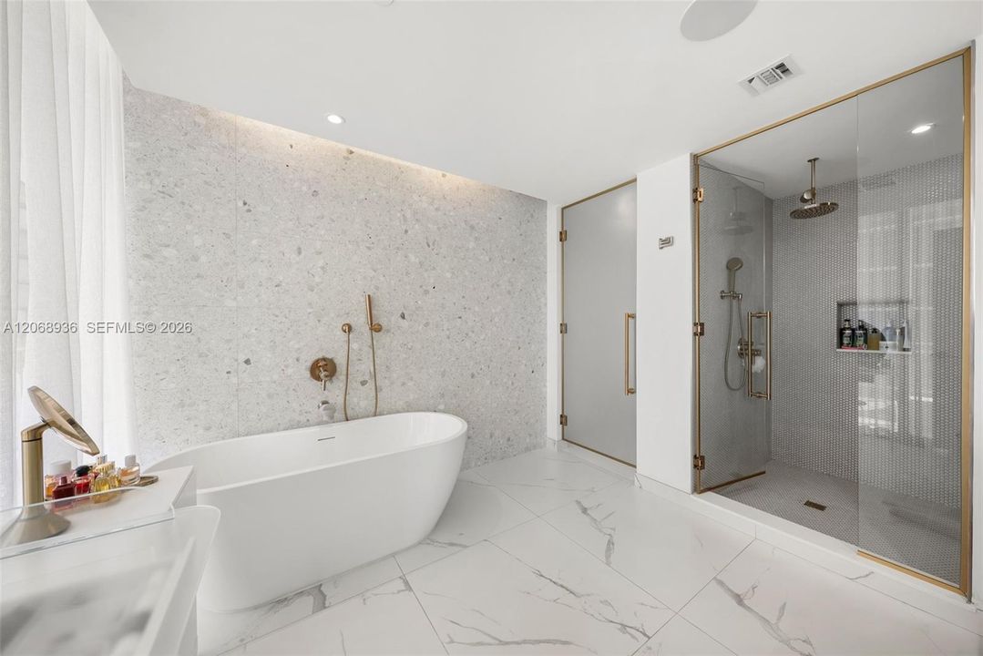 For Sale: $3,995,000 (3 beds, 3 baths, 2058 Square Feet)