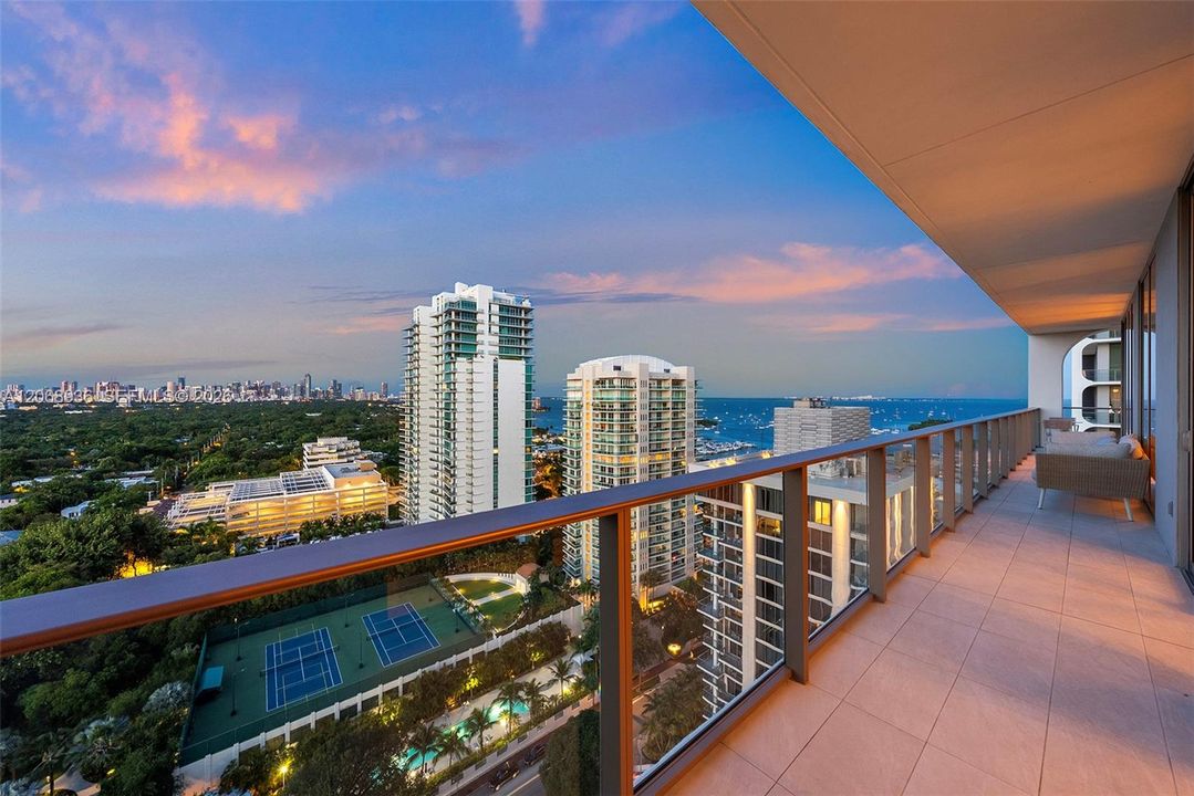 For Sale: $3,995,000 (3 beds, 3 baths, 2058 Square Feet)