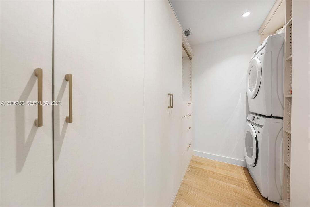 For Sale: $3,995,000 (3 beds, 3 baths, 2058 Square Feet)