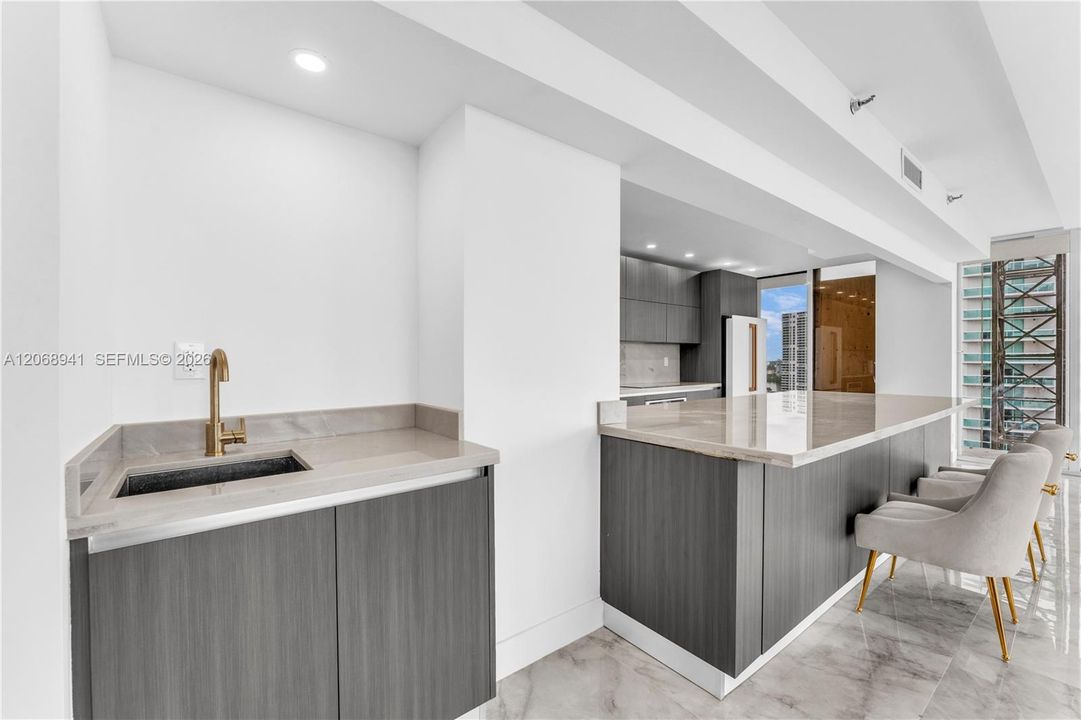 For Rent: $4,900 (2 beds, 2 baths, 1763 Square Feet)