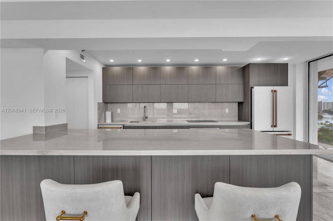 For Rent: $4,900 (2 beds, 2 baths, 1763 Square Feet)