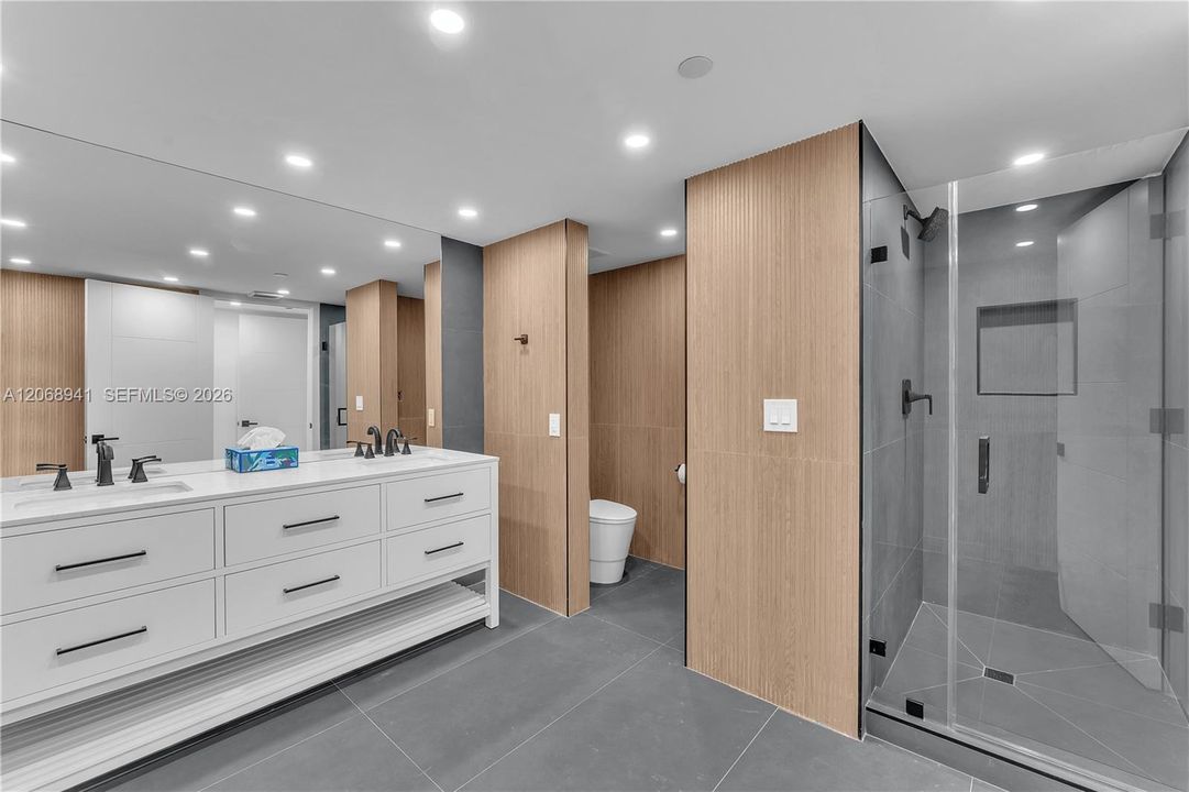 For Rent: $4,900 (2 beds, 2 baths, 1763 Square Feet)