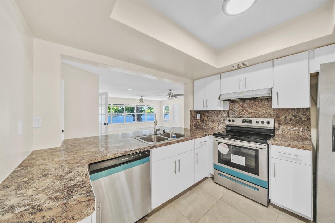 9 Kitchen (2)