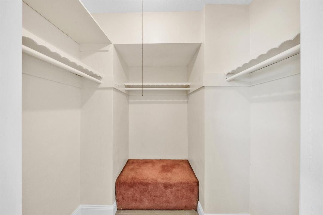 6 Guest Bedroom A (4)