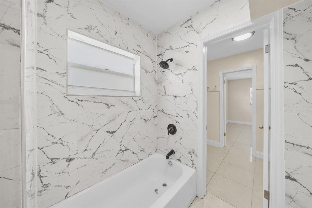 5 Primary Bedroom Suite A (7)