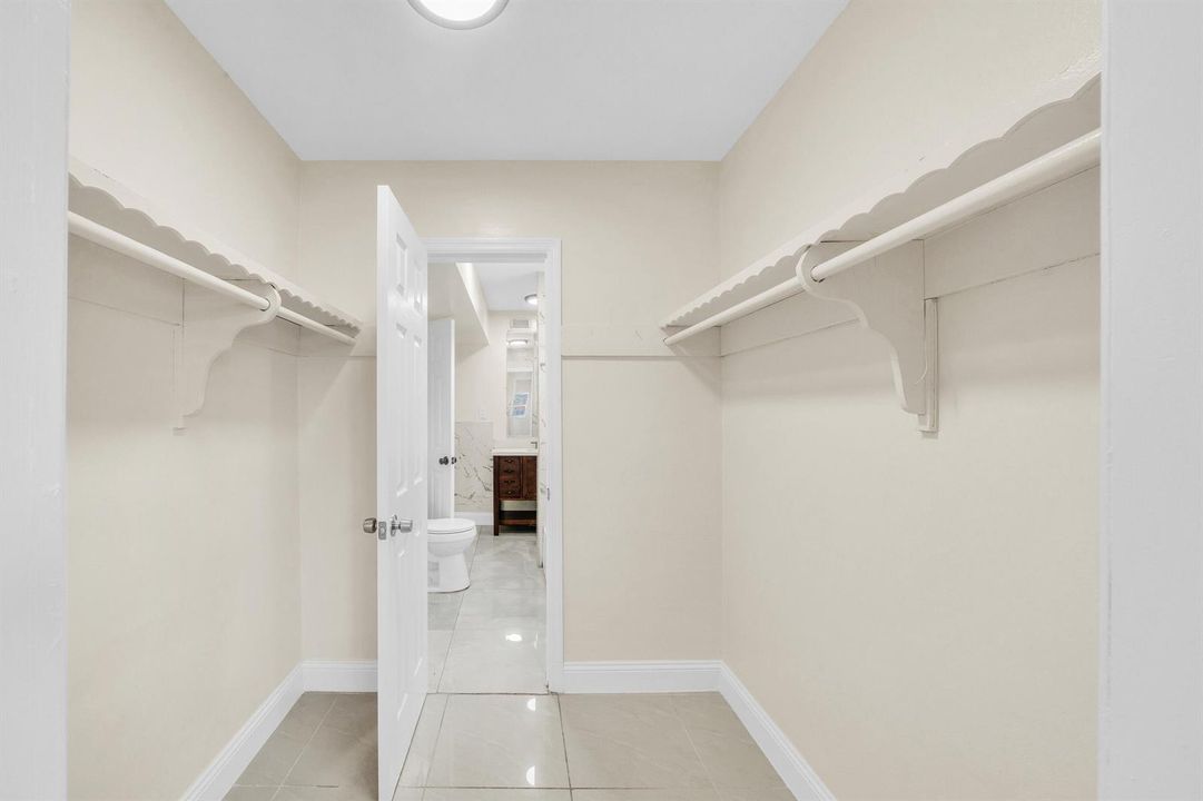 5 Primary Bedroom Suite A (3)